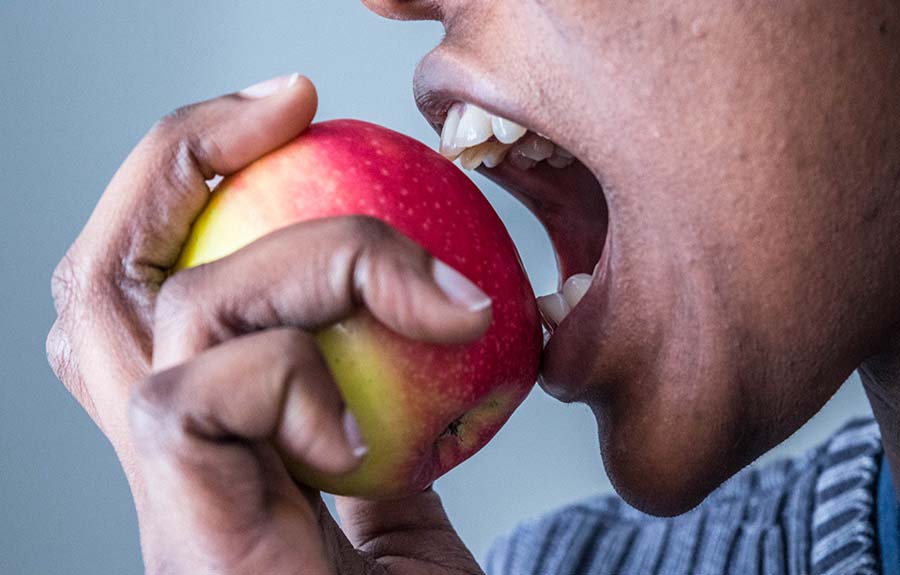 Eating an Apple